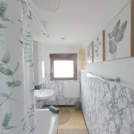 Happybnb Mit Sonniger Terrasse Apartment Lochgau