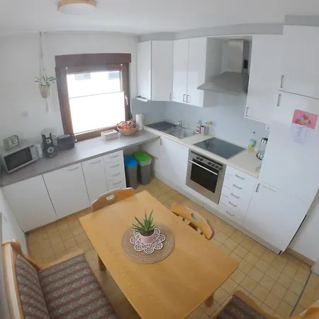 Happybnb Mit Sonniger Terrasse Apartment