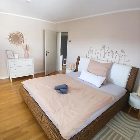 Apartment Happybnb Mit Sonniger Terrasse Lochgau