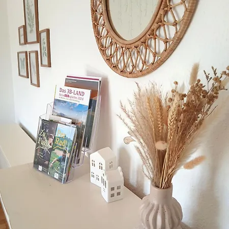 Happybnb Mit Sonniger Terrasse Apartment Lochgau