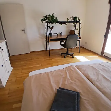 Gruenoase Mit Sonnenbalkon Lejlighed