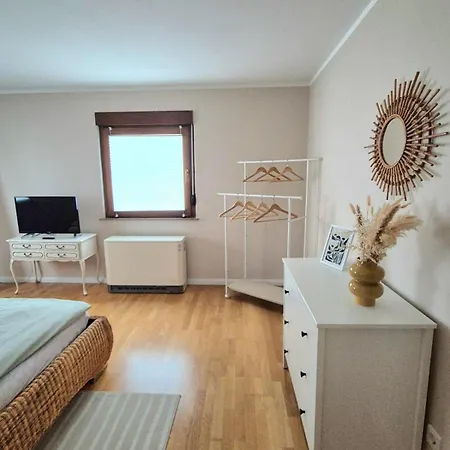 Gruenoase Mit Sonnenbalkon * Lochgau